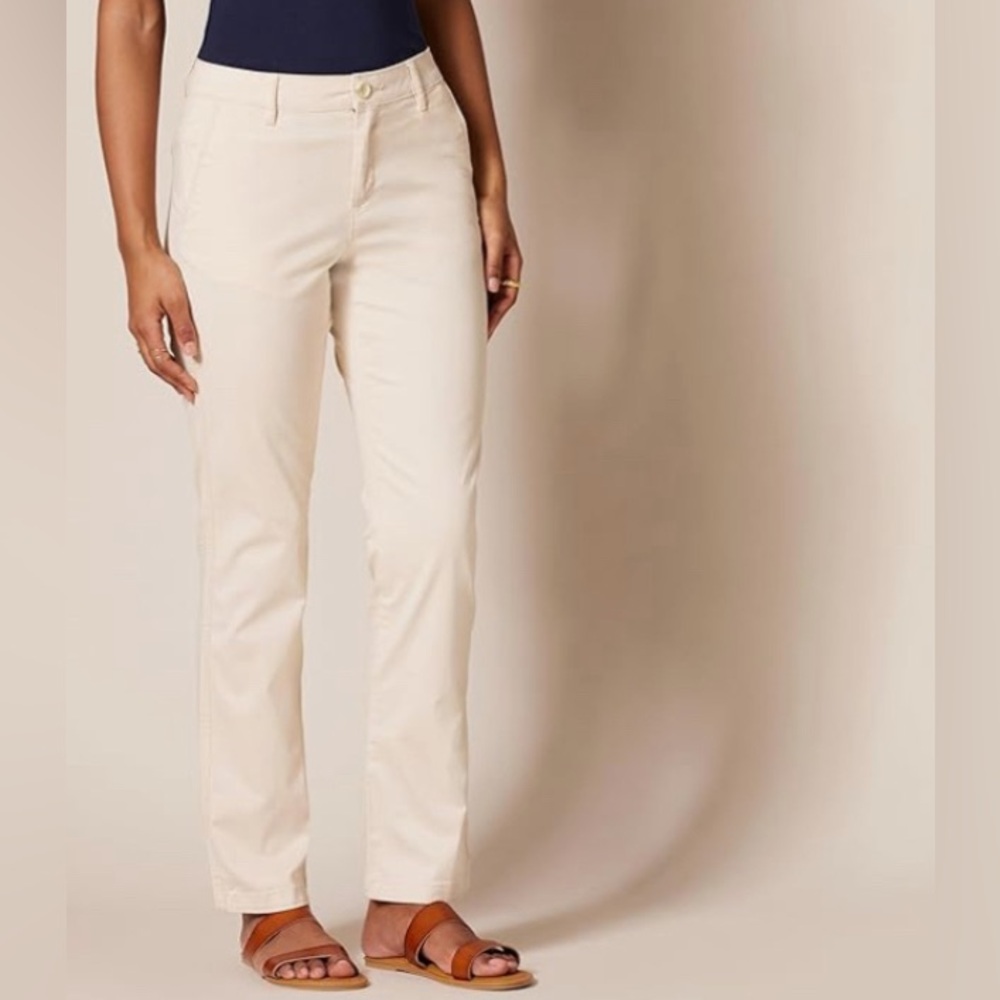 Womens Full Length Straight Leg Chino Pant size 6 in light tan